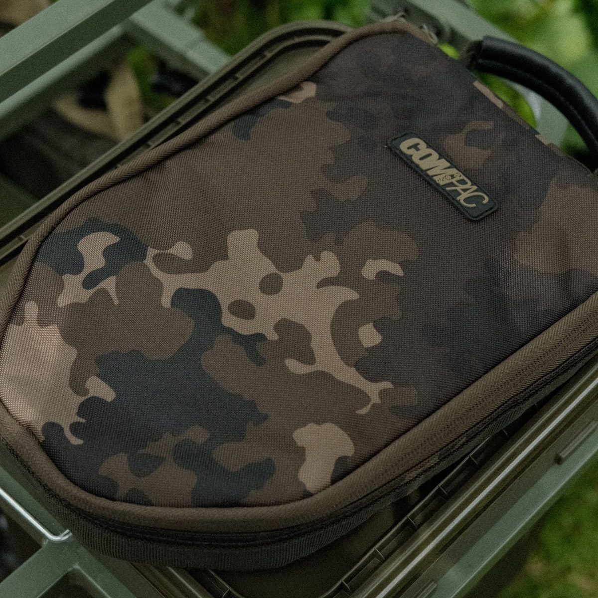 Korda Compac Scale Pouch Dark Kamo