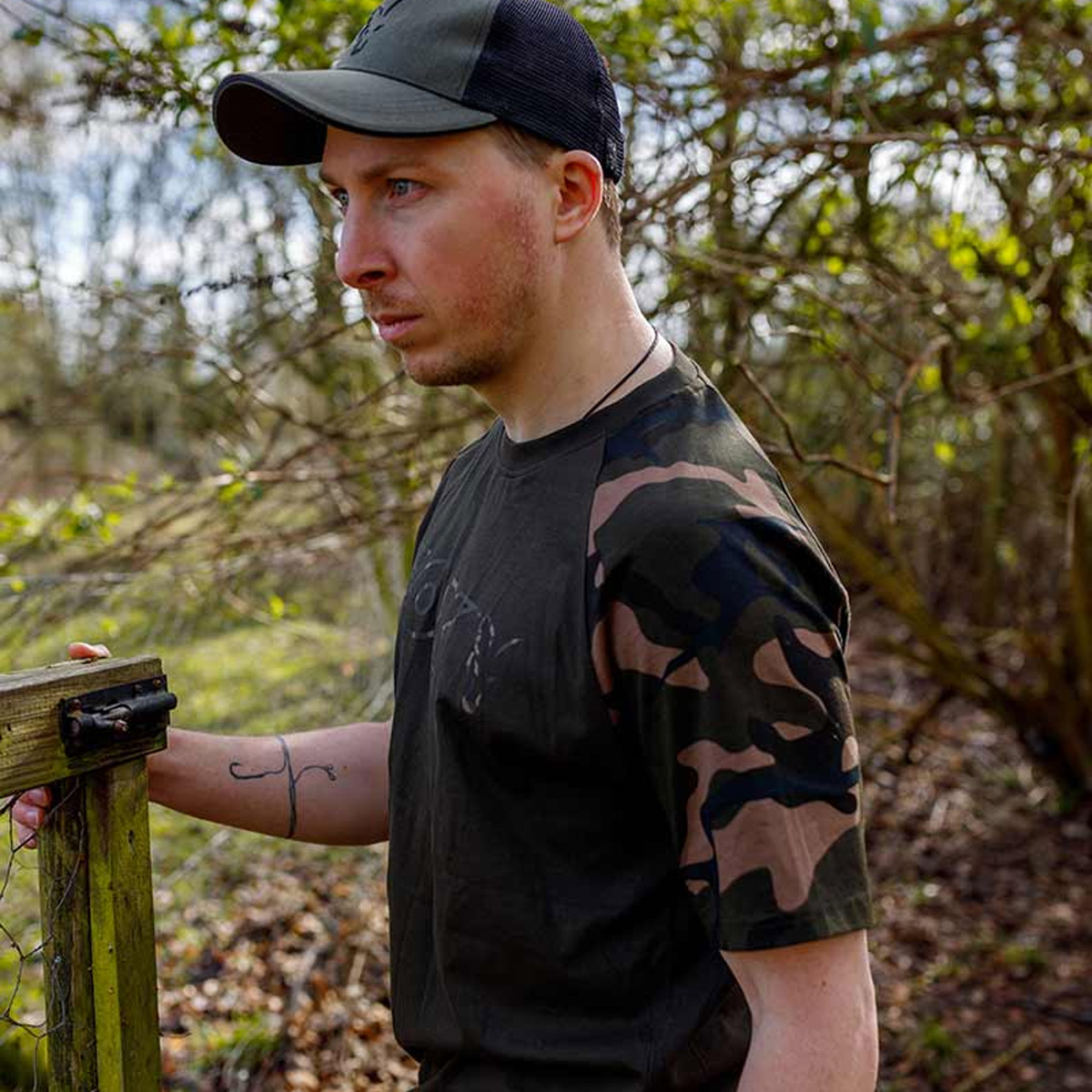 Fox Khaki/Camo Outline T-Shirt