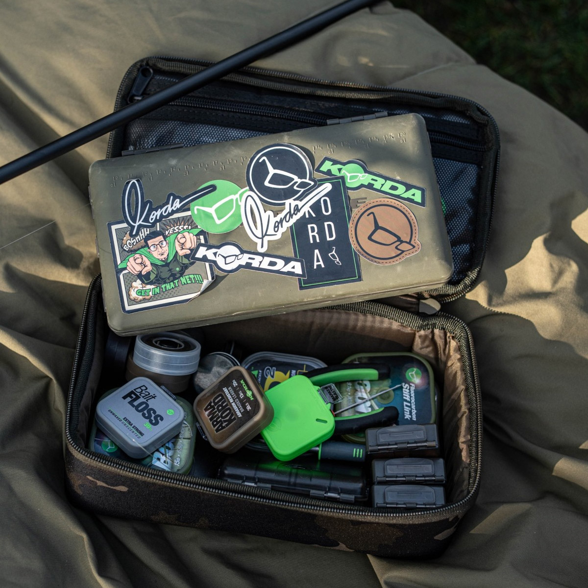 Korda Compac 140 Tackle Pouch Dark Kamo