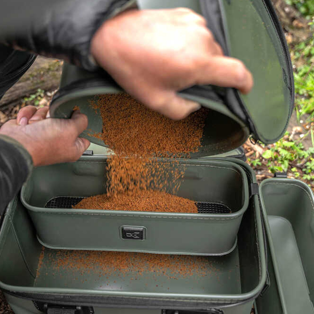 Korum EVA Tackle & Bait Station